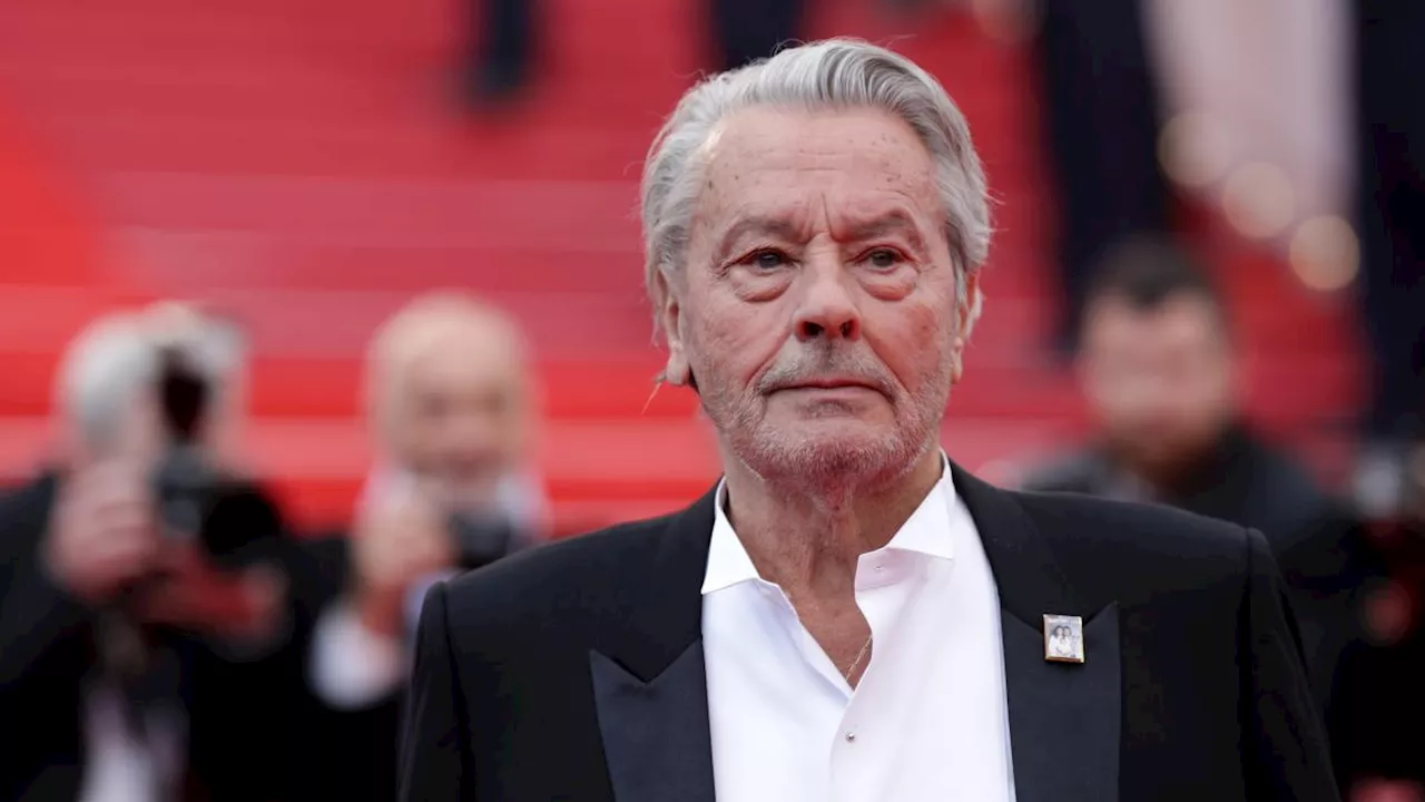 Alain Delon, spunta il secondo testamento segreto: unica beneficiaria la figlia Anouchka