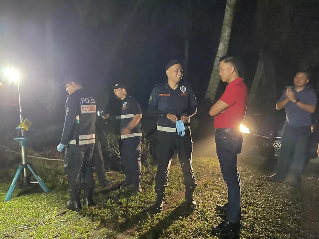Machete-wielding man shot dead after attacking cops in Johor