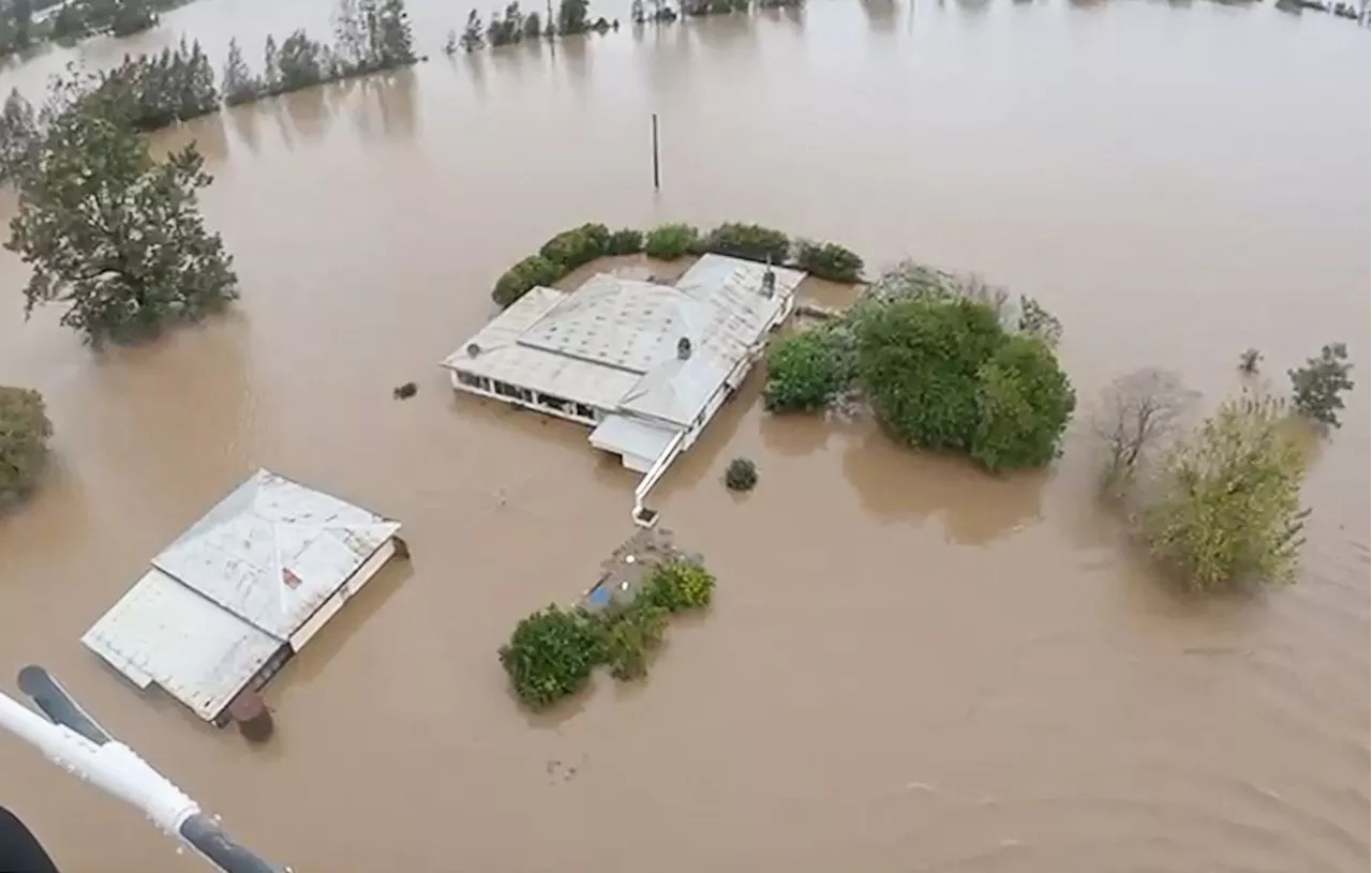 Massive floods strand over 50,000 in eastern Australia