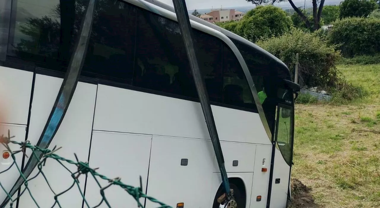 Bus precipitato in strada a Marino, guasto o mancata sorveglianza: ecco cosa è successo