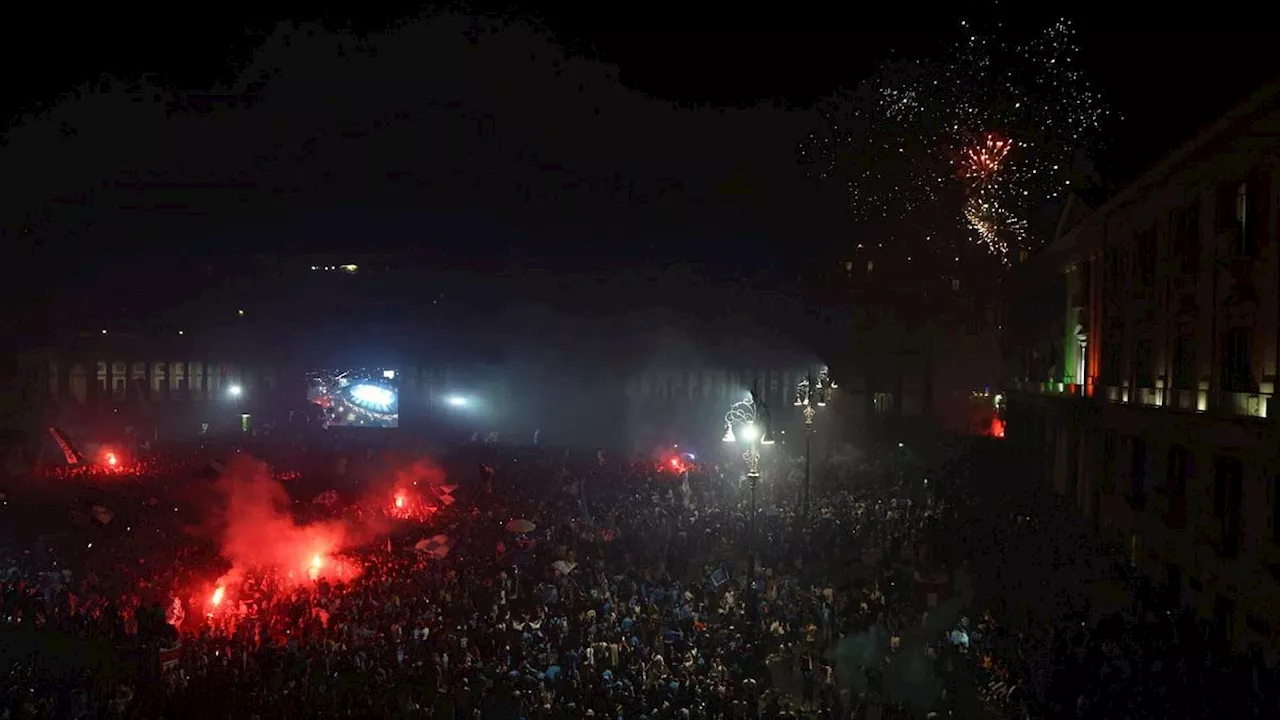 Napoli, in città si scatena la festa Scudetto: oltre 120 feriti