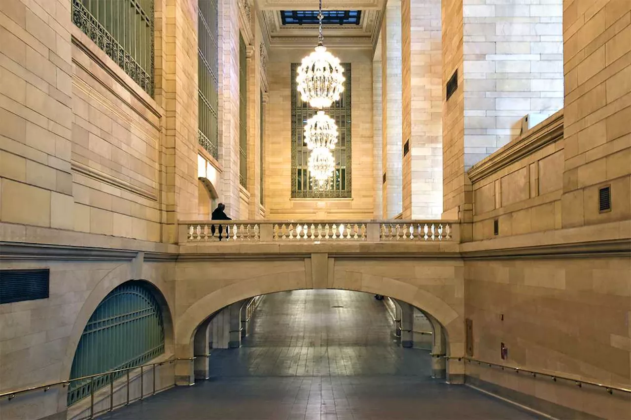 How the Whispering Gallery works, A line service and more