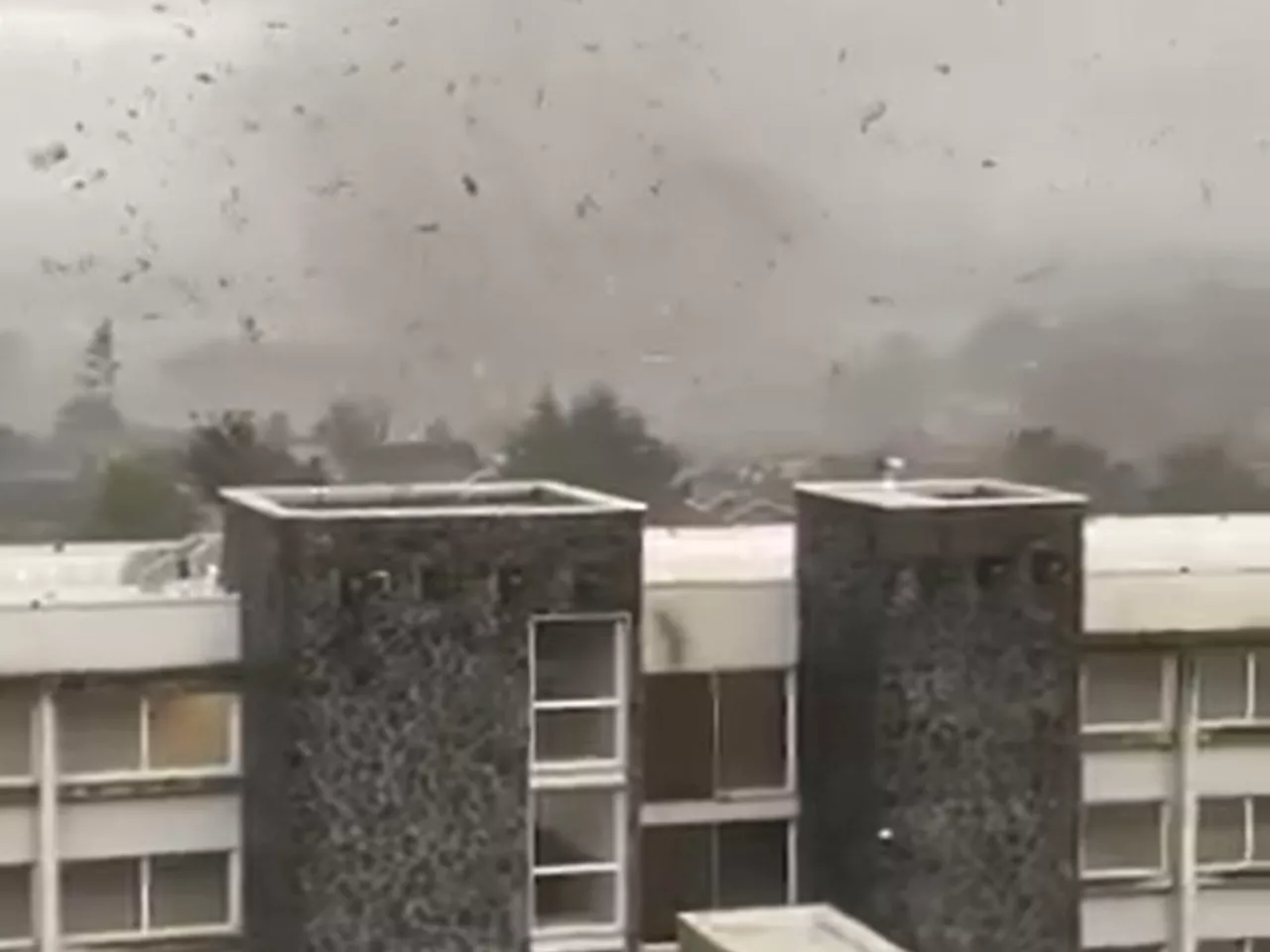 Un tornado en el sur de Chile generó daños materiales y hay alerta por trombas marinas