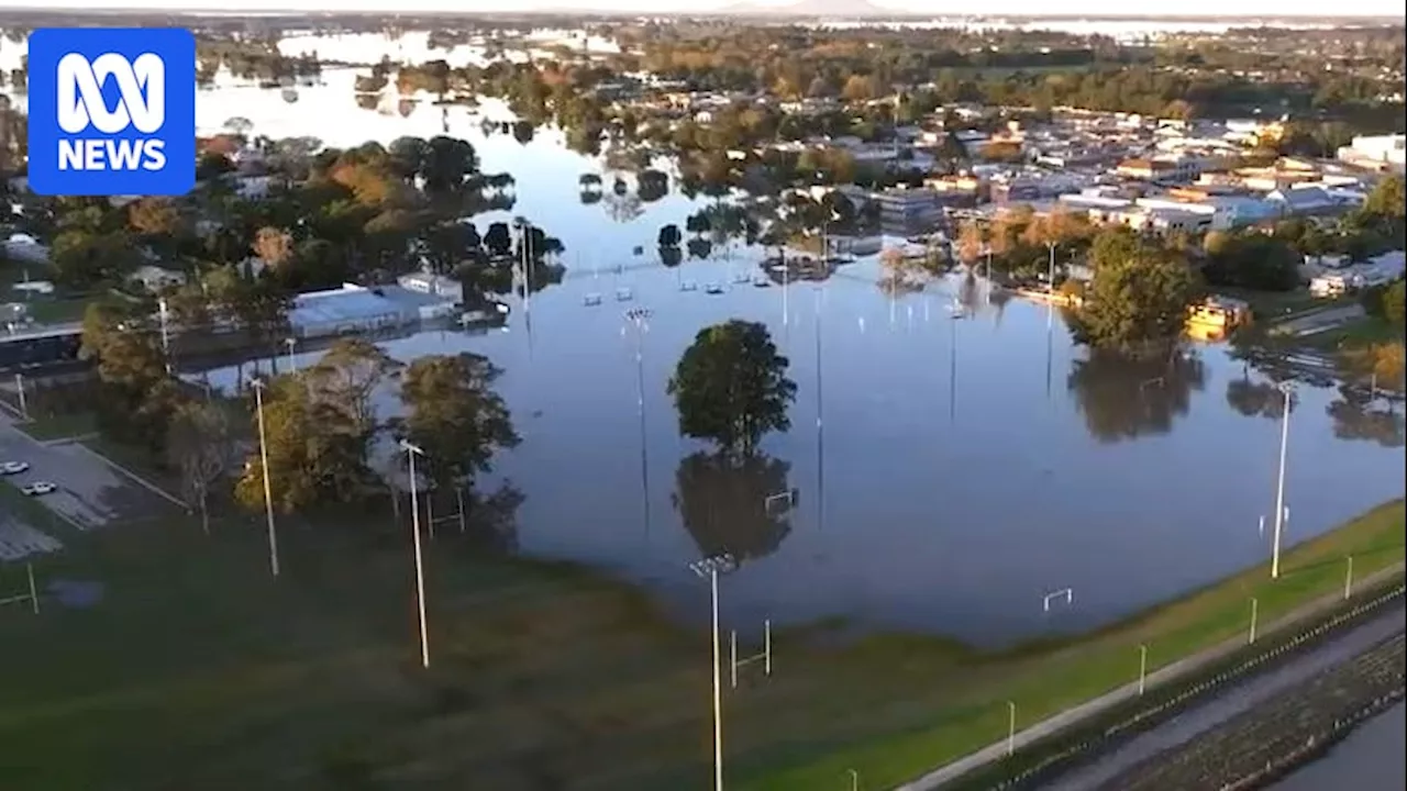 Gale-force winds to hit flood-affected parts of NSW as cold front approaches