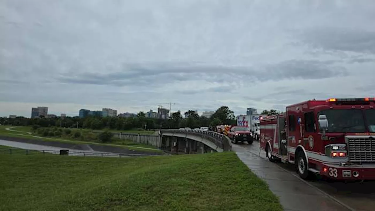 HFD officials searching for man who fell into Brays Bayou
