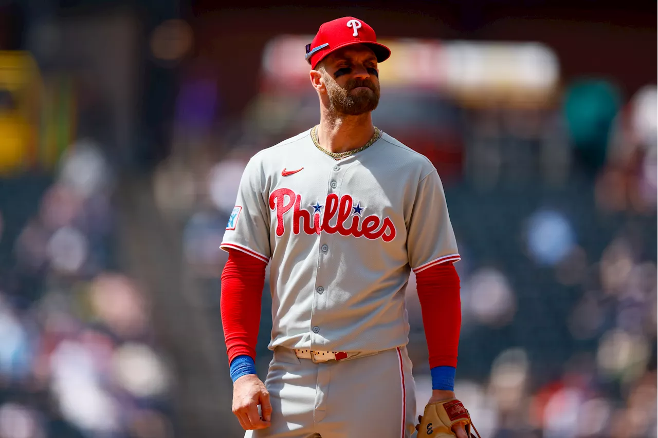 Phillies' Bryce Harper Exits Tuesday vs Braves With Injury