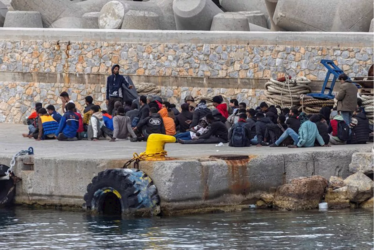 Greece drafts tougher law for rejected asylum seekers, PM says