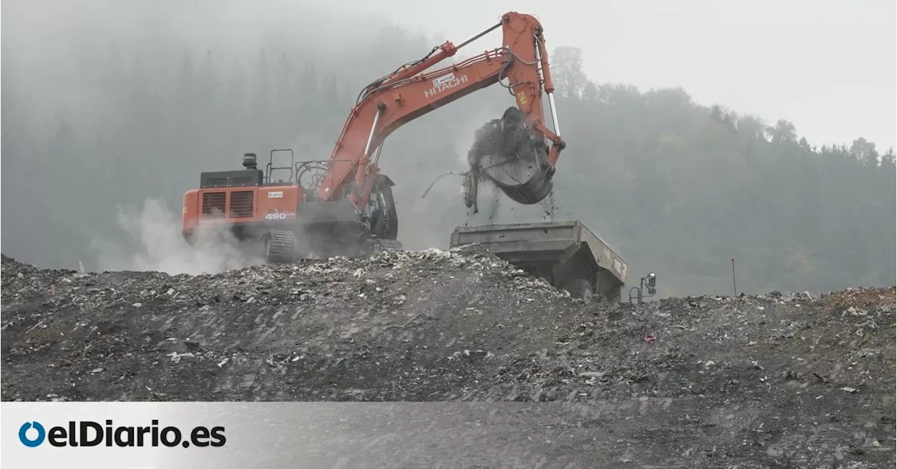 España sigue 'adicta' al vertedero: recicla menos de lo exigido y desperdicia más residuos