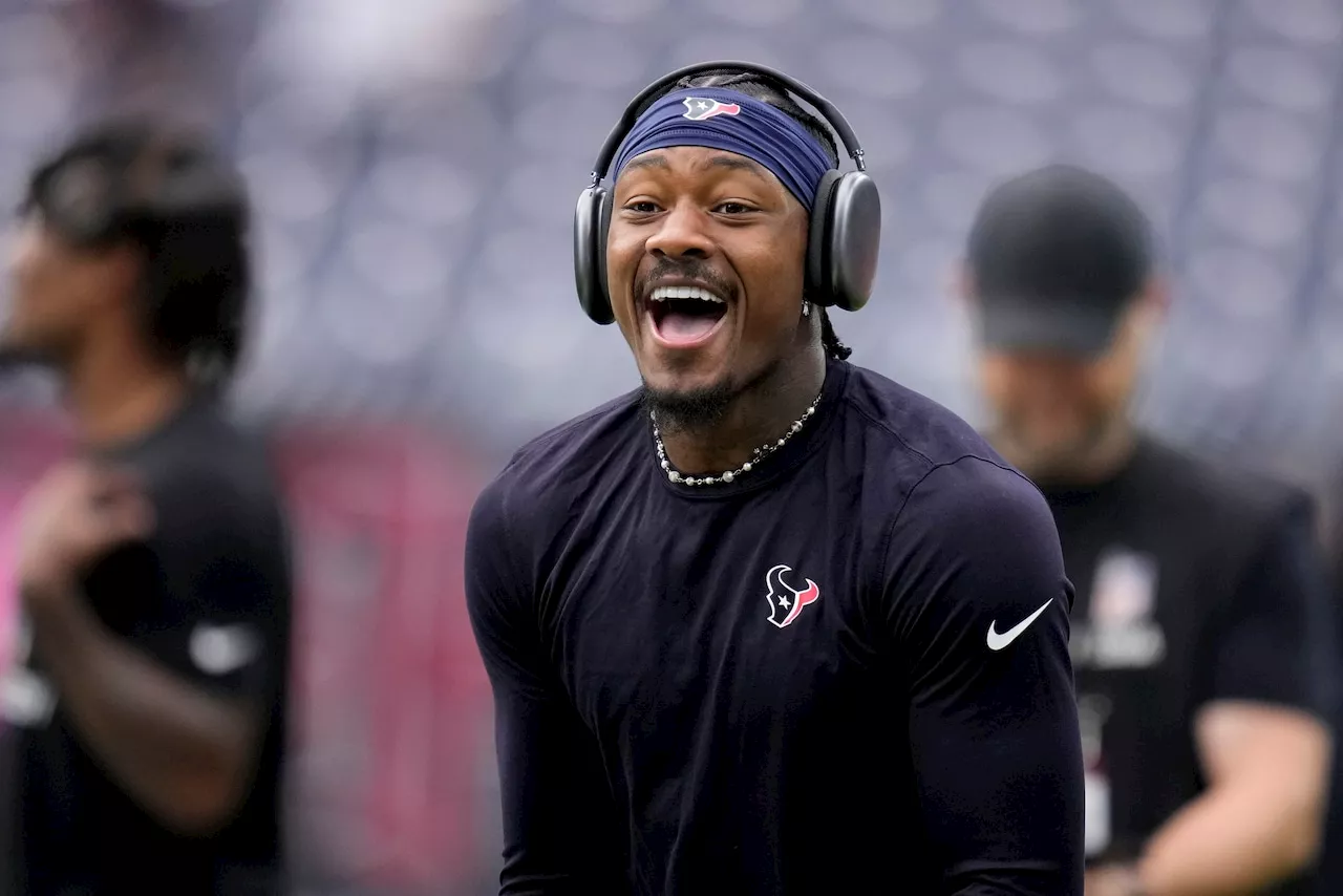 Mike Vrabel sends strong message to Stefon Diggs after viral boat video