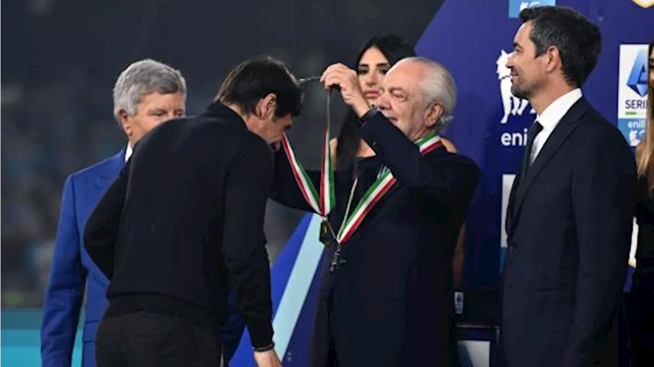 'Avanti tutta, più forti di prima! Con Te, Ag4in'. Conte rimane a Napoli, parola di De Laurentiis
