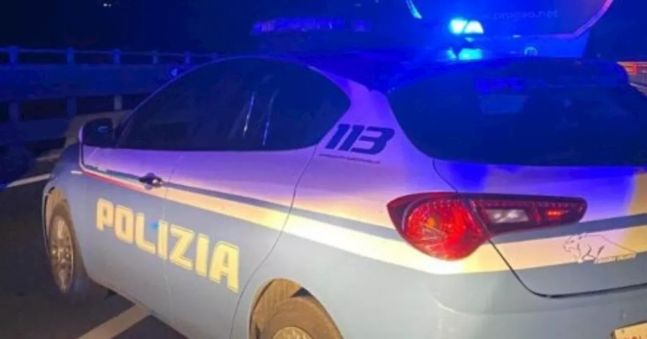 Torino, 19enne ucciso con una coltellata in strada: “Colpito a morte con un fendente alla schiena”