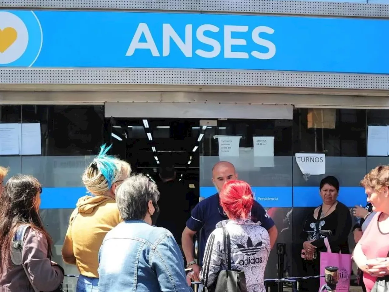 Aumento para jubilados en junio: cuánto cobrarán los beneficiarios de la mínima junto con el bono de $70.000