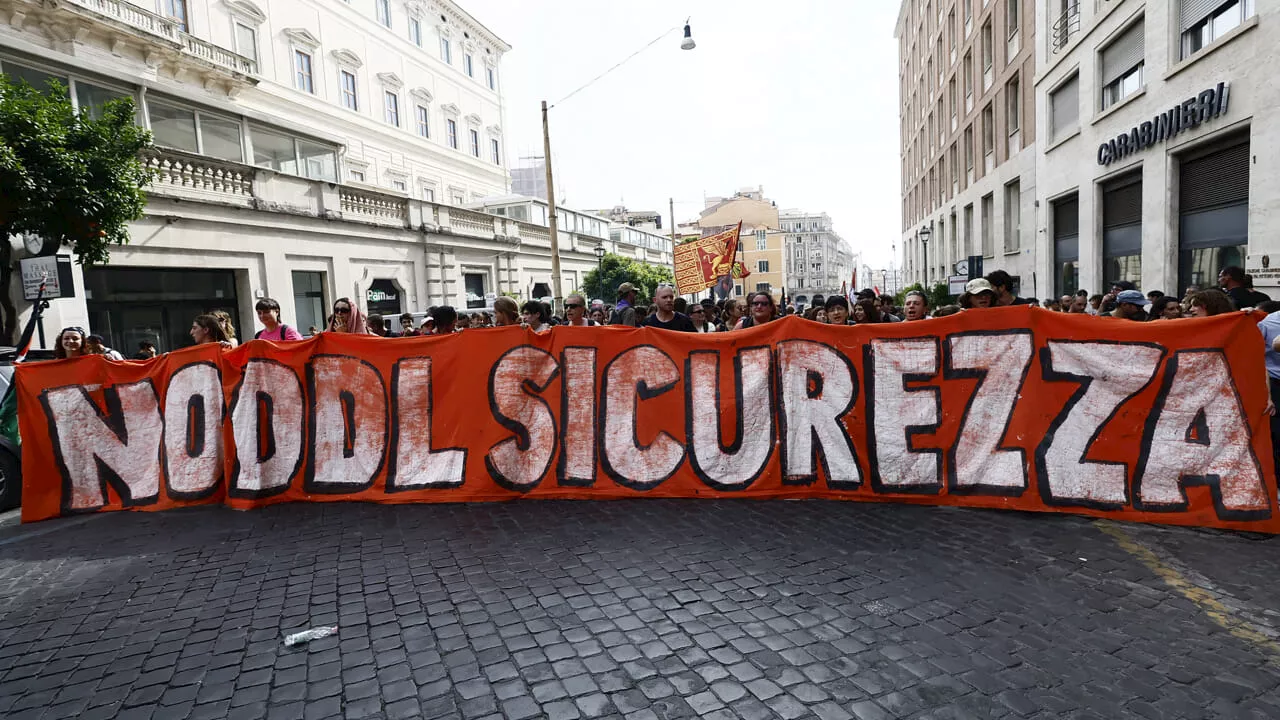 Corteo No Ddl sicurezza: 20mila in piazza a Roma, massima attenzione dopo gli scontri di piazza Barberini