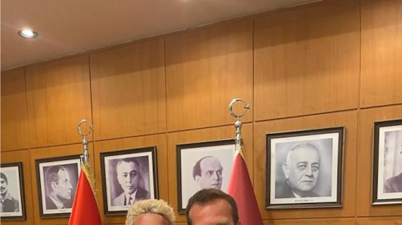 Mertens dice addio al Galatasaray (e al calcio?): gol su rigore e saluti tra le lacrime
