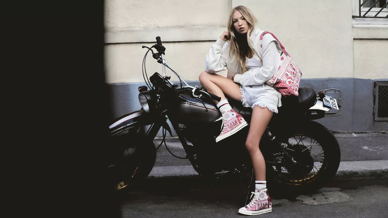 Cómo llevar los nuevos tenis de cuña que Converse lanzará con Isabel Marant esta Primavera-Verano 2025