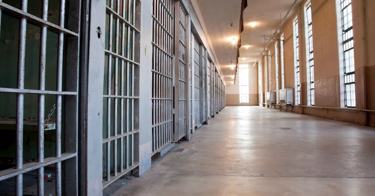 Failed asylum seekers kept in overcrowded prisons before deportation flights