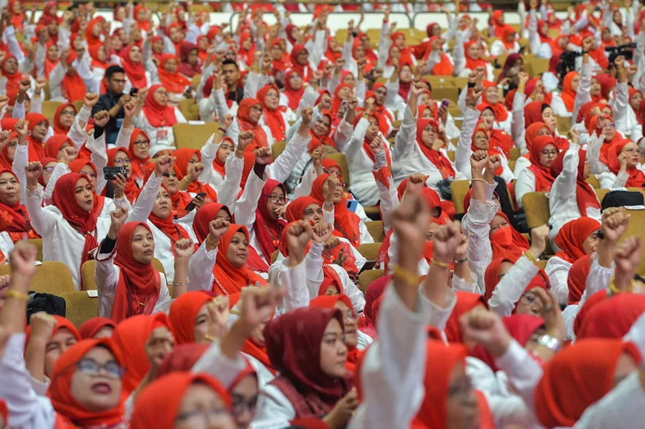 Wanita Umno says Cabinet post belongs to Umno, must be transferred to a loyalist after Tengku Zafrul’s PKR switch