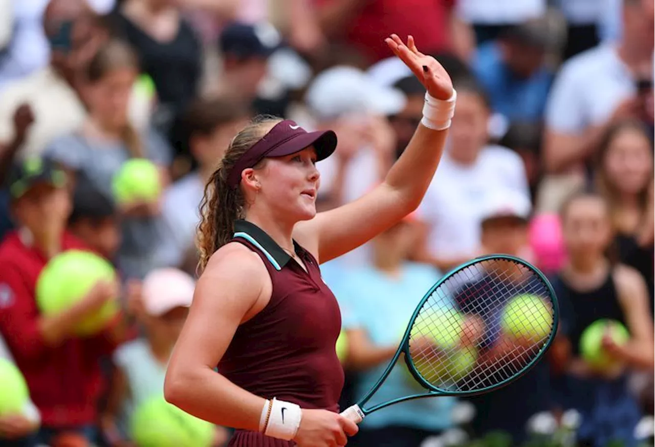 Tennis-Andreeva's lucky charm helps her into French Open last 16