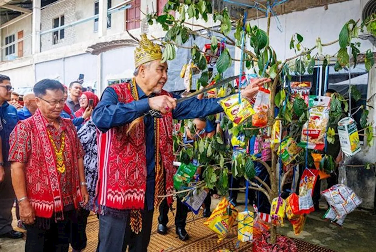 Umno wants Cabinet post, says Ahmad Zahid after Tengku Zafrul quits party