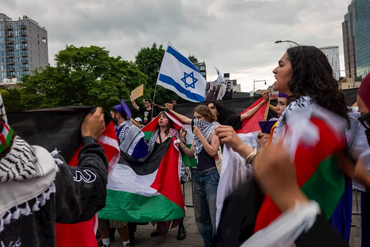 Israel threatens to crush Hamas as truce draws close