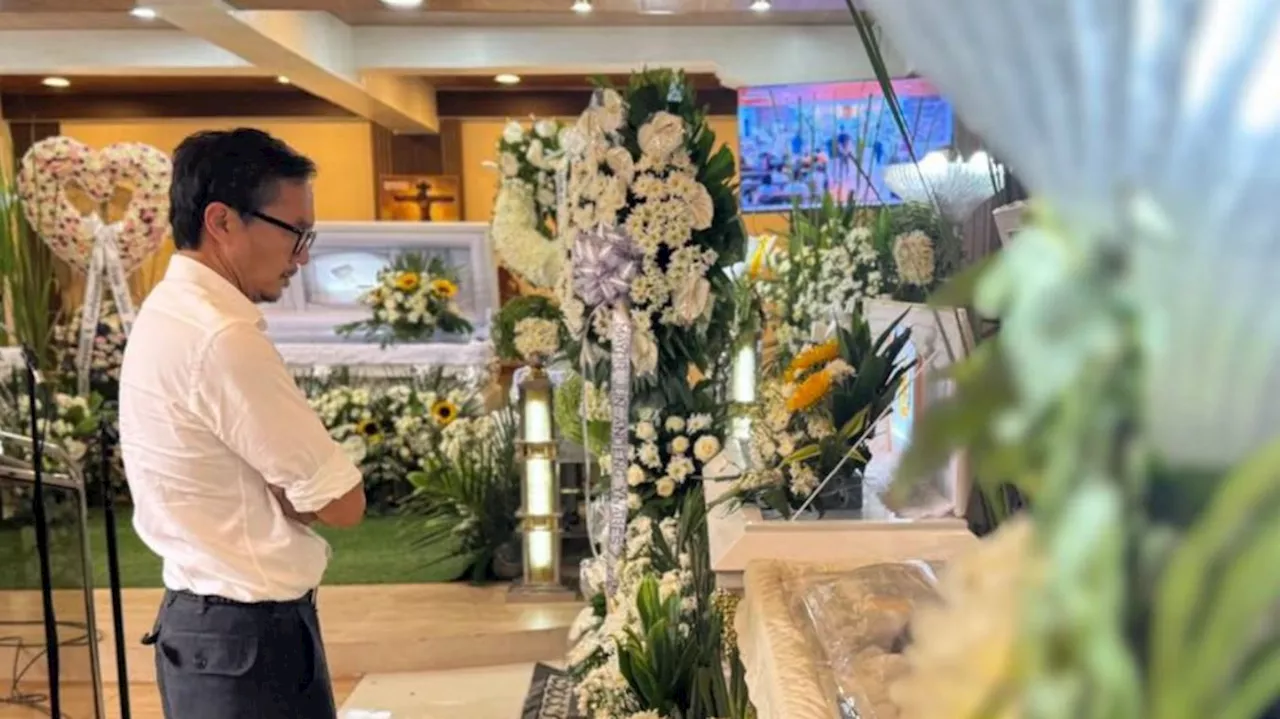 DOTr’s Dizon attends wake of 8 SCTEX mishap victims