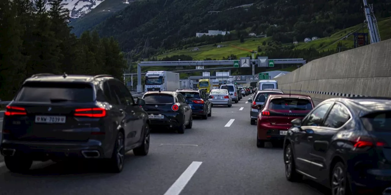 Reiseverkehr führt erneut zu Stau am Gotthard