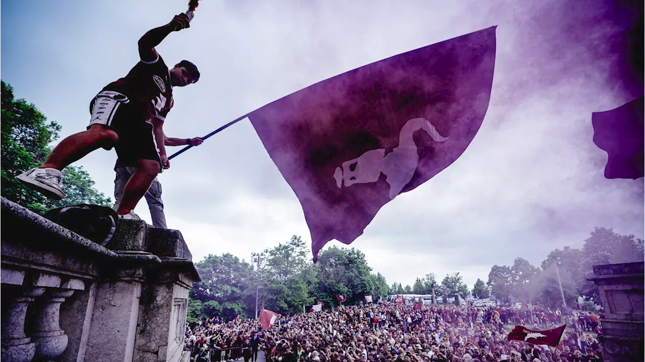 Calcio: Toro, nel 76/o di Superga migliaia in corteo