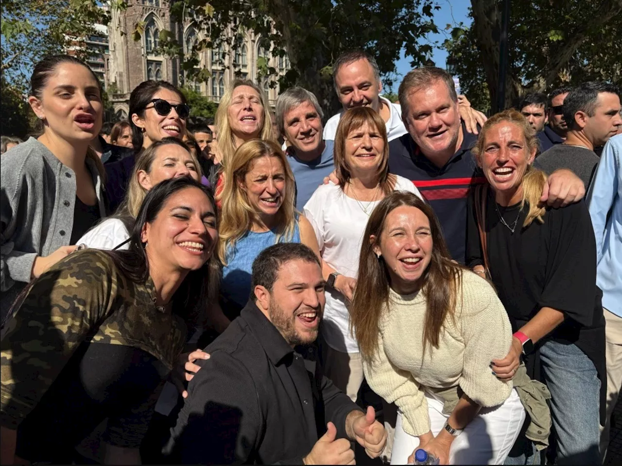 Patricia Bullrich rompe oficialmente con el PRO y se afilia a La Libertad Avanza: el apoyo a Adorni en plena campaña y el respaldo de Karina Milei