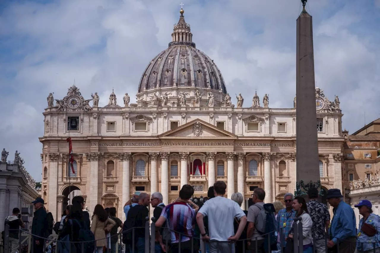 Wait for Vatican white smoke fires up social media