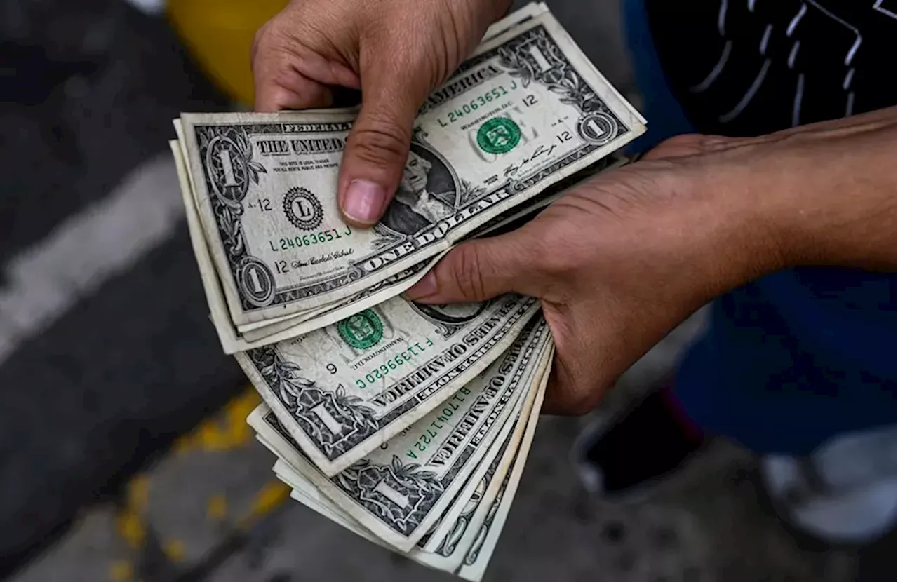 Dollar rises against yen, euro as Fed trade talks in focus