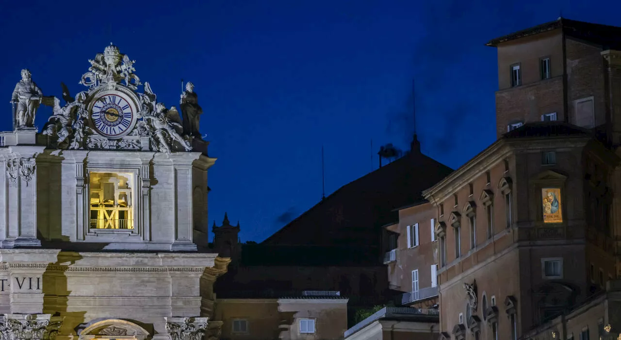 Conclave, divisioni e ritardi poi la fumata nera: Parolin favorito (con 50 voti), ma salgono le quotazioni di