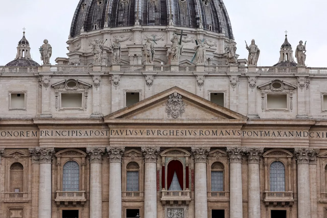 What is a Roman Catholic conclave and who takes part?
