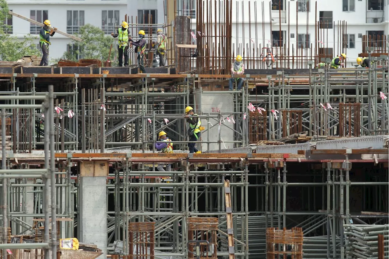 Foreign worker breaks leg escaping Immigration raid in JB