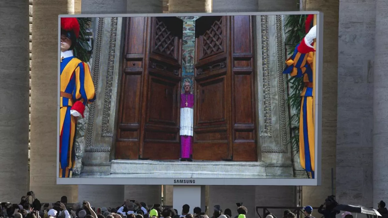 Máxima expectación en el segundo día del cónclave para elegir papa: ¿A qué hora serán las fumatas?
