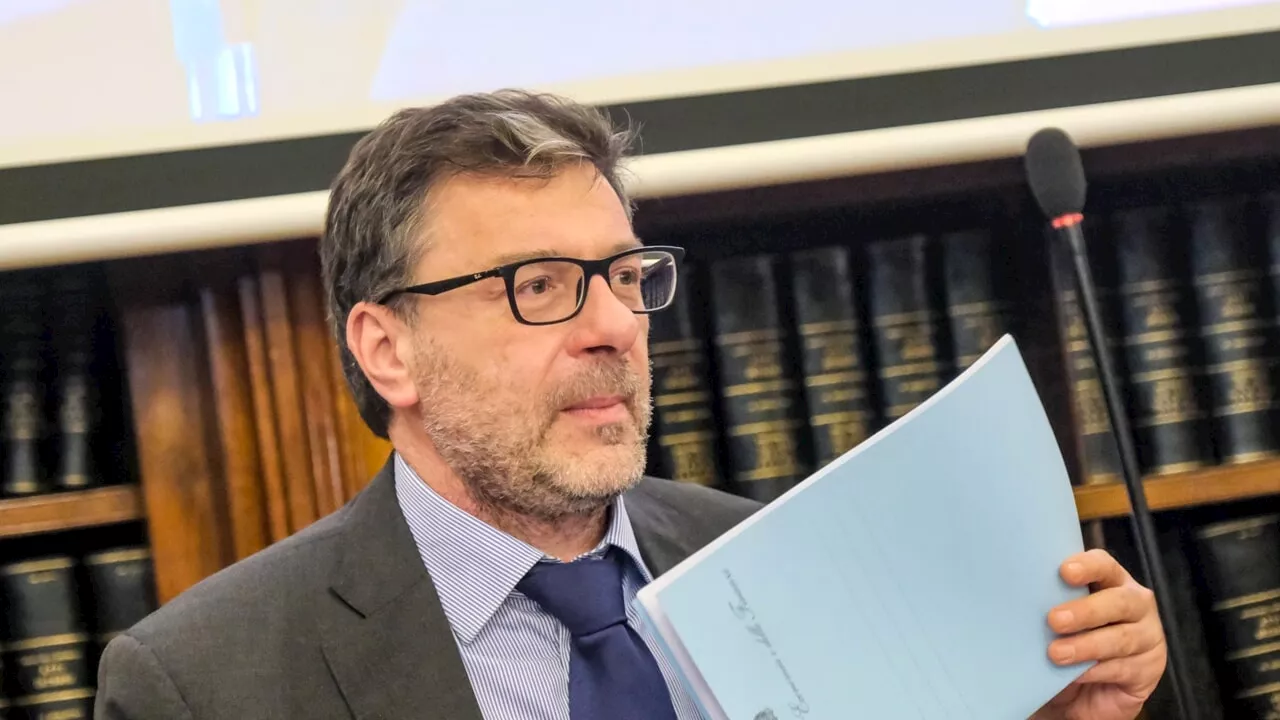Giorgetti 'clonato' pubblicizza piattaforme di trading online: nuovo caso dopo i deepfake di Meloni e Mattarella