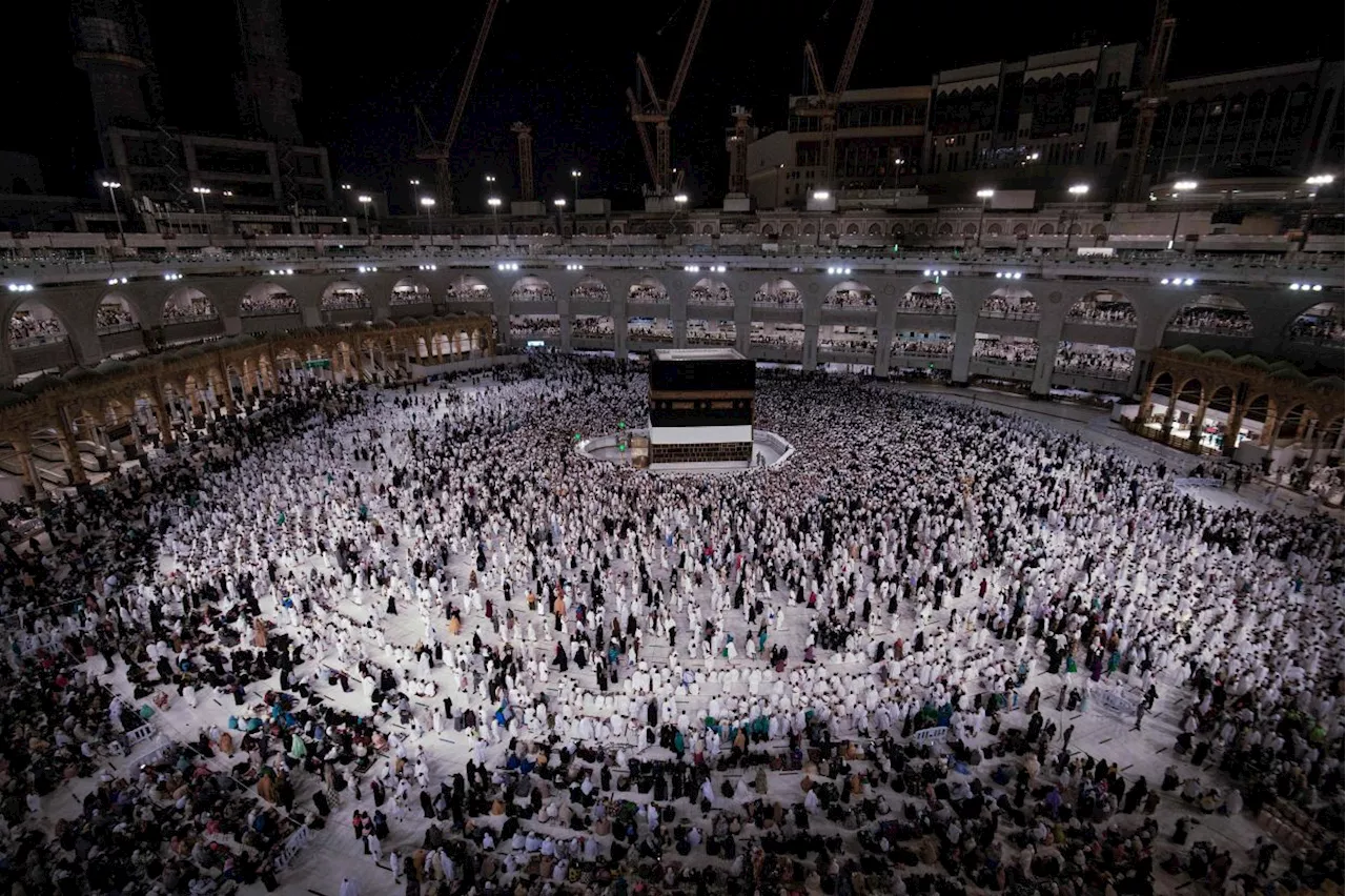 Saudi imposes ban on pilgrims walking from Mecca to Arafah due to extreme heat
