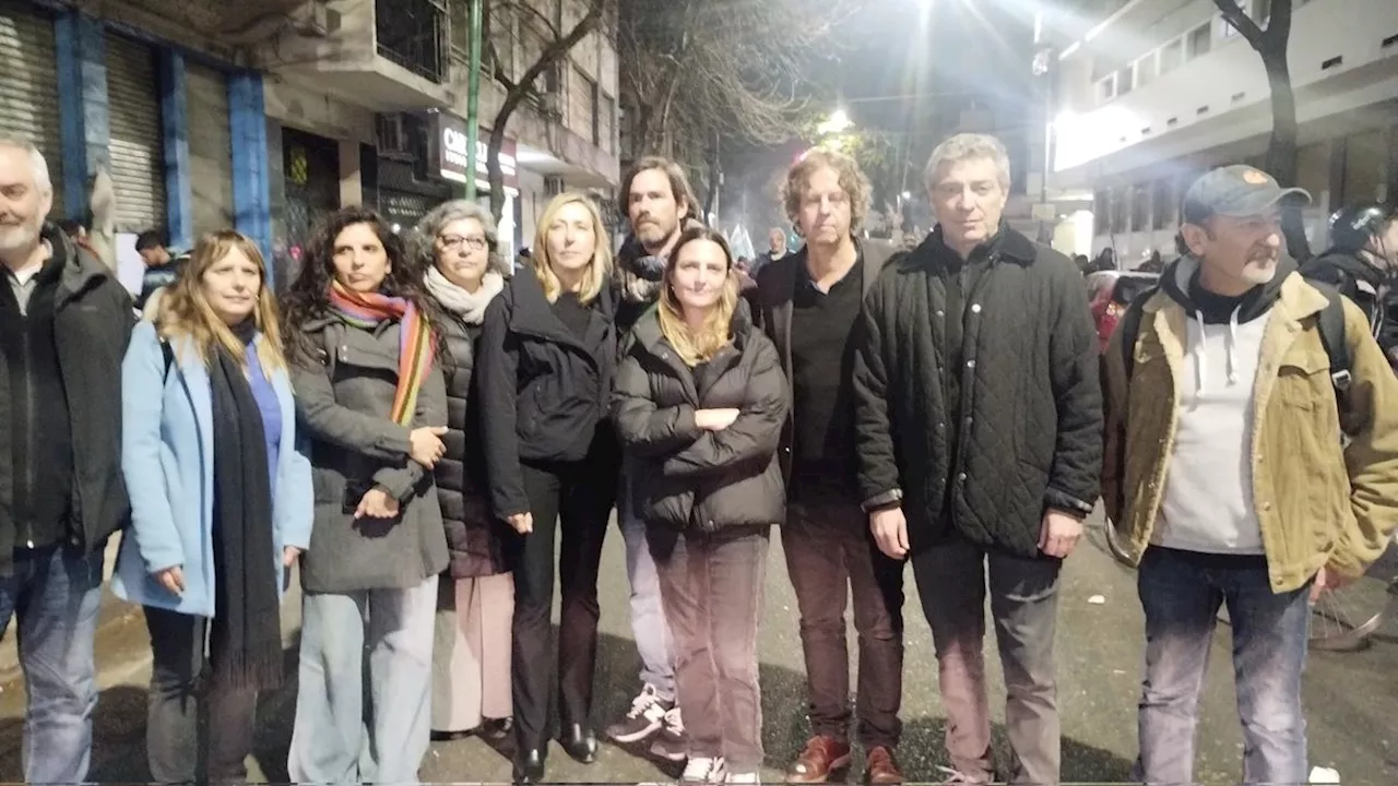 Dirigentes de izquierda se movilizaron al PJ en apoyo a Cristina Kirchner tras el fallo de la Corte Suprema