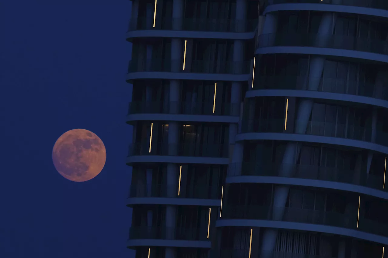 Strawberry Moon 2025: Best Locations, Times to View Rare Full Moon Tonight