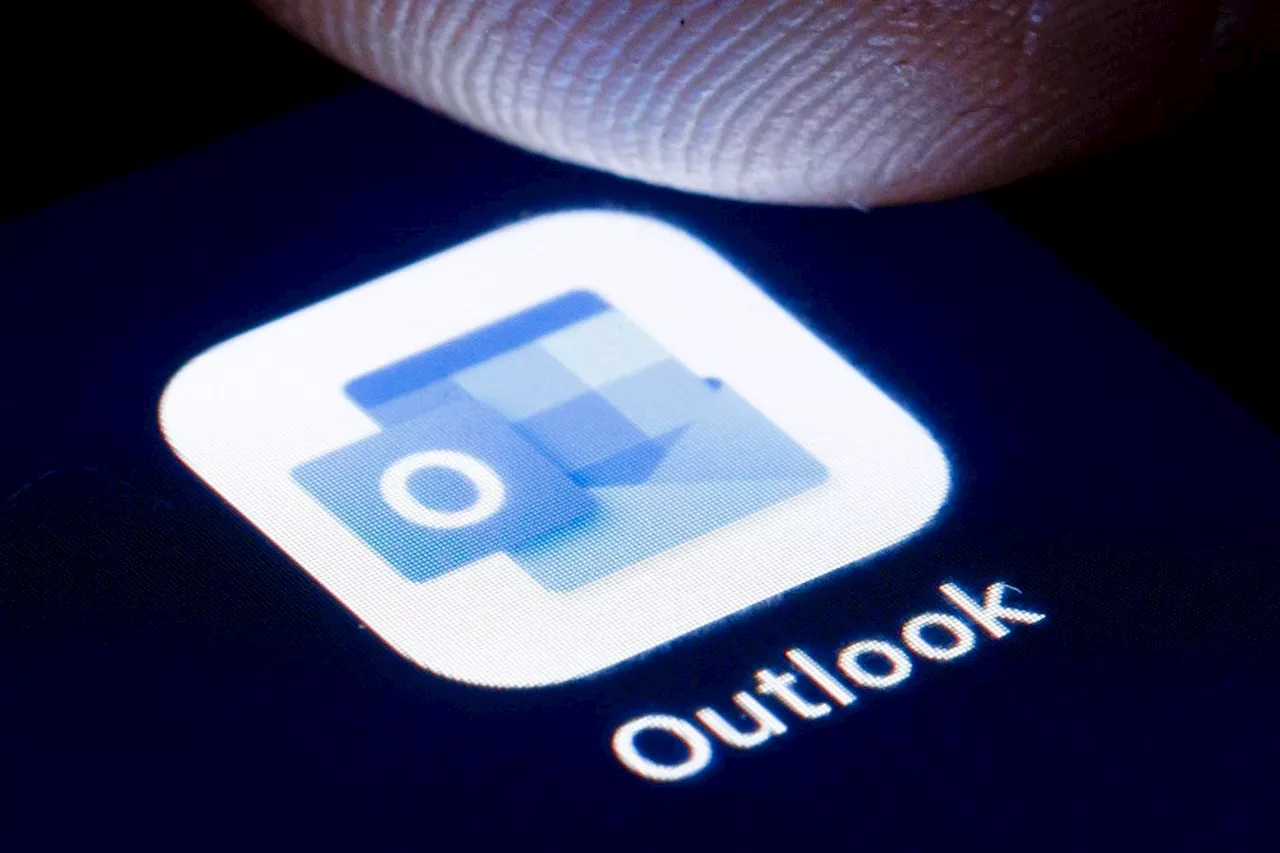 Outlook Users Must Not Open These 2 Files, Microsoft Warns