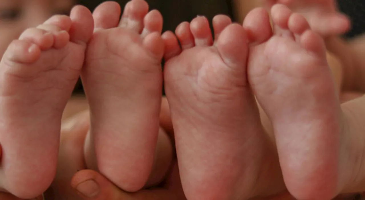 Donna incinta all'ottavo mese in ospedale in condizioni critiche, rarissimo parto podalico naturale: nate due