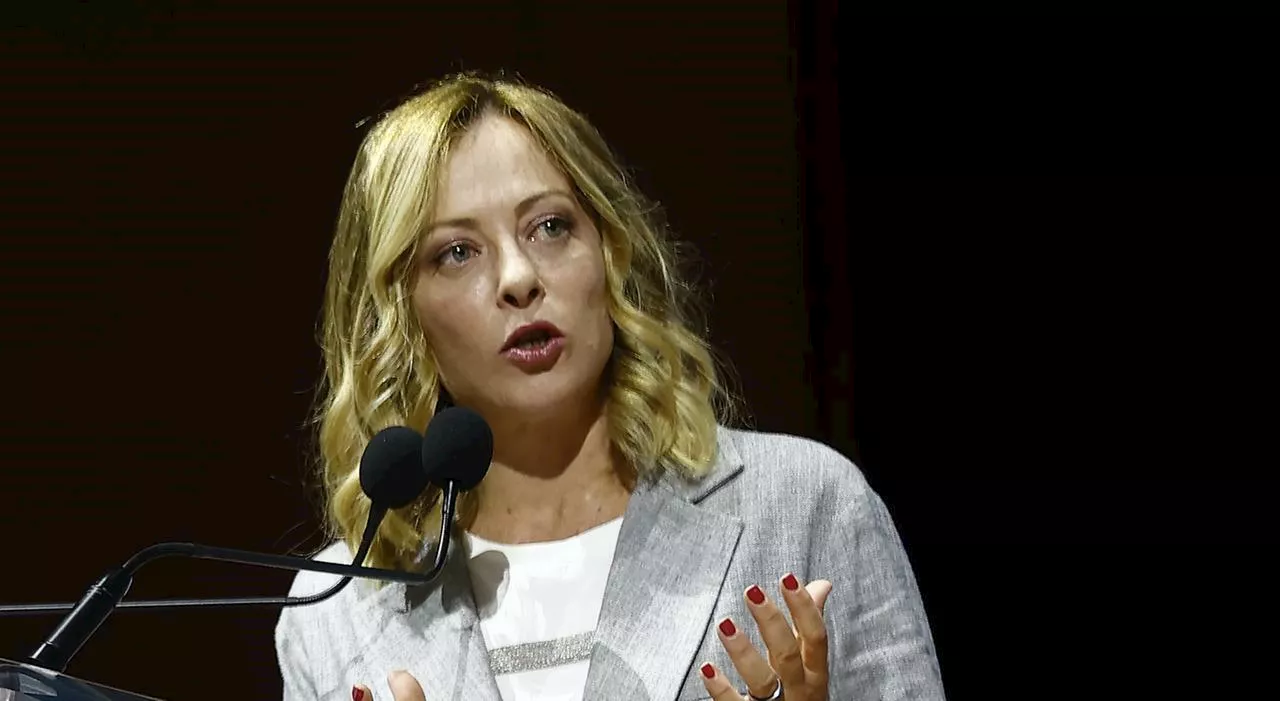 Meloni: «Occupati ai massimi». Giorgetti ottimista sul Pil: «Possibile salire oltre lo 0,6%»