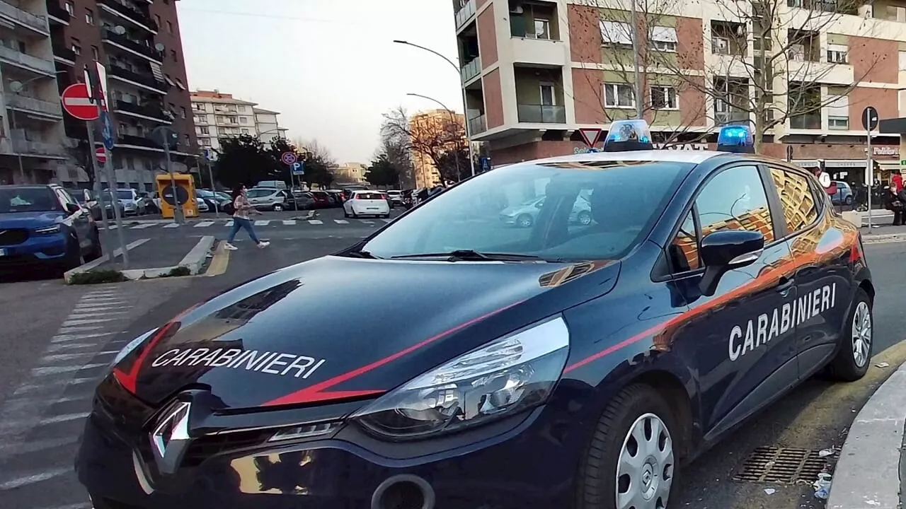 Ingoia cocaina durante un controllo dei carabinieri, si sente male e muore