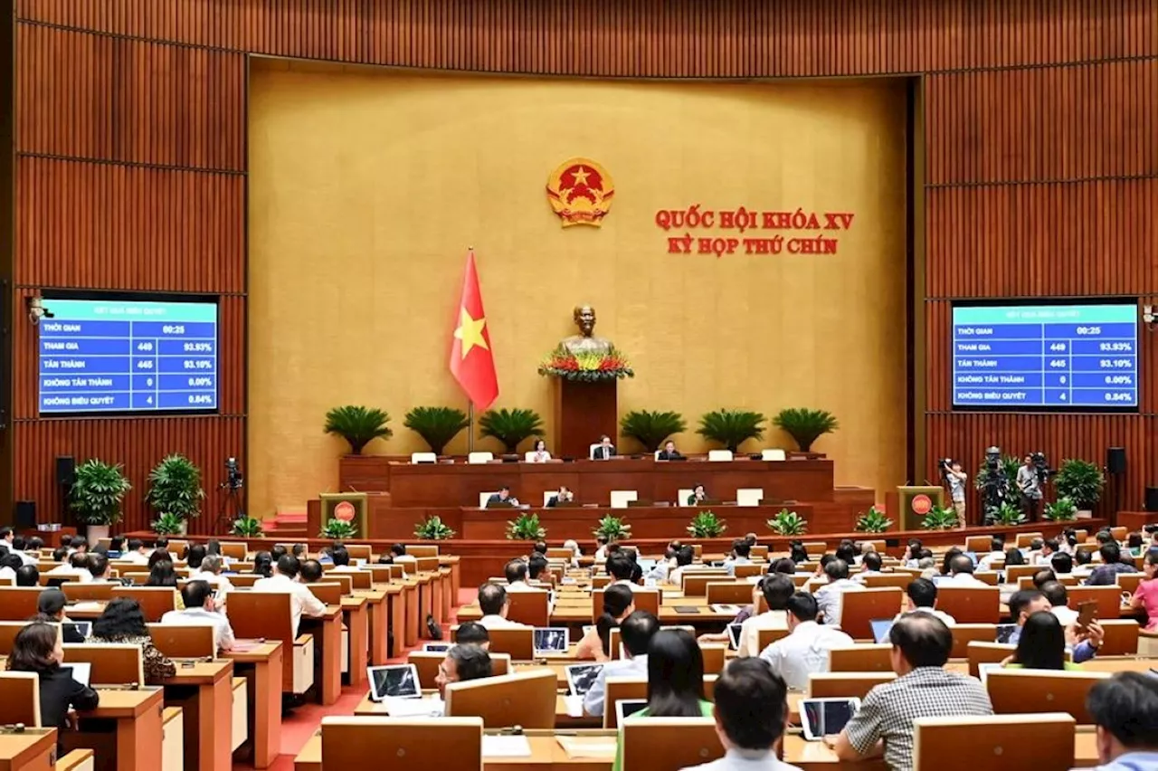 Vietnamese lawmakers OK merging provinces