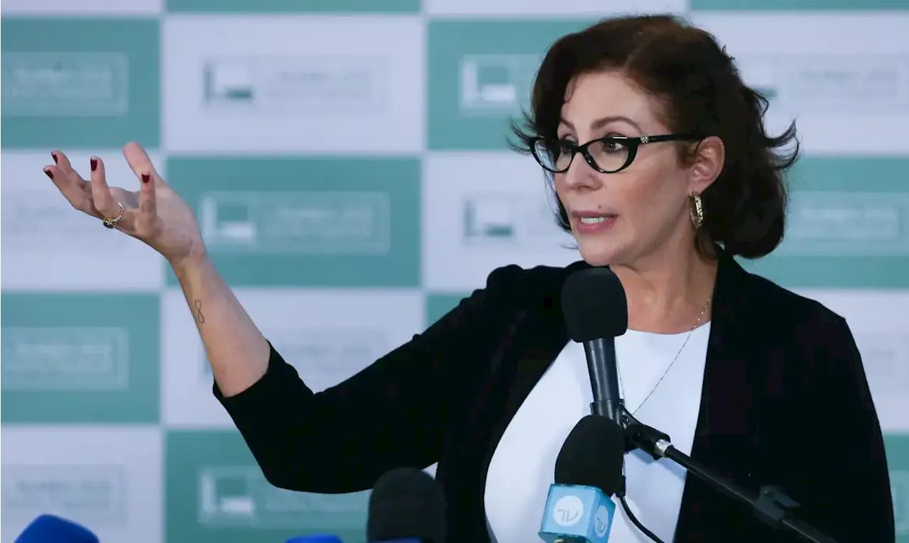 Moraes nega recurso de Carla Zambelli contra execução da condenação