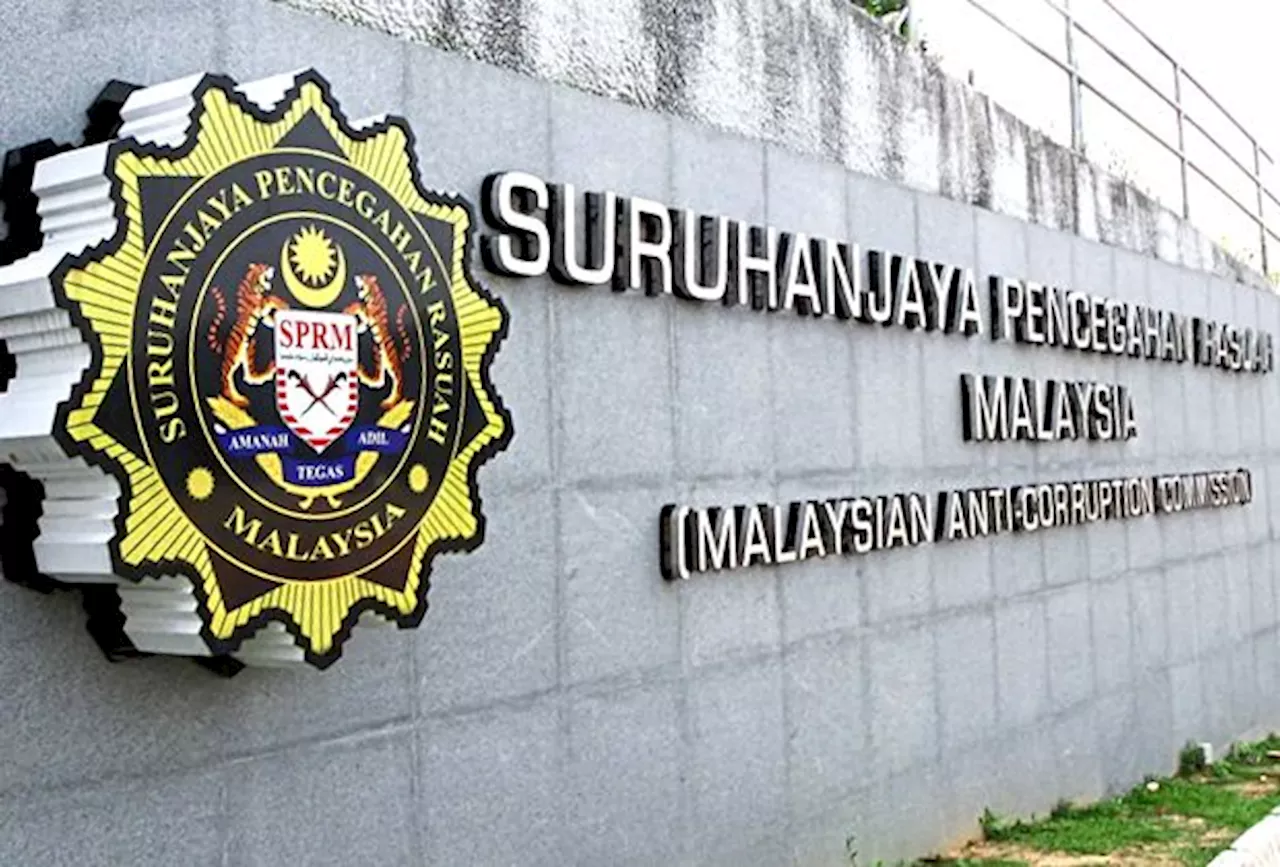 Sukuk misuse case: MACC tactical squad seen entering Tan Sri’s property