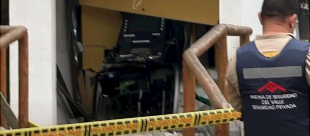 Con explosivos roban cajero automático en Juan de Acosta