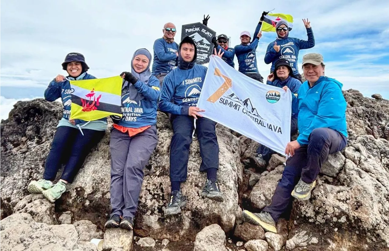 Nine Bruneians conquer seven mountains in Central Java in seven days
