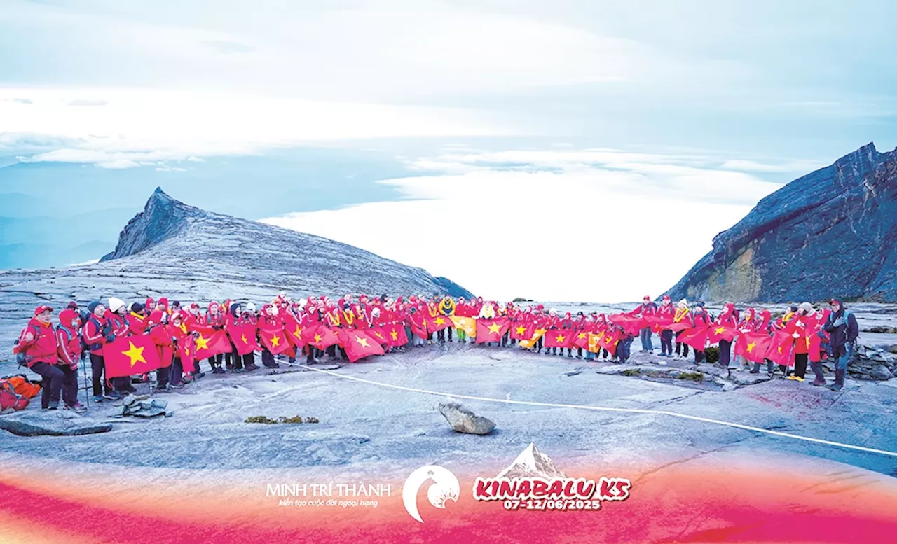 Vietnam’s largest delegation conquers Mount Kinabalu