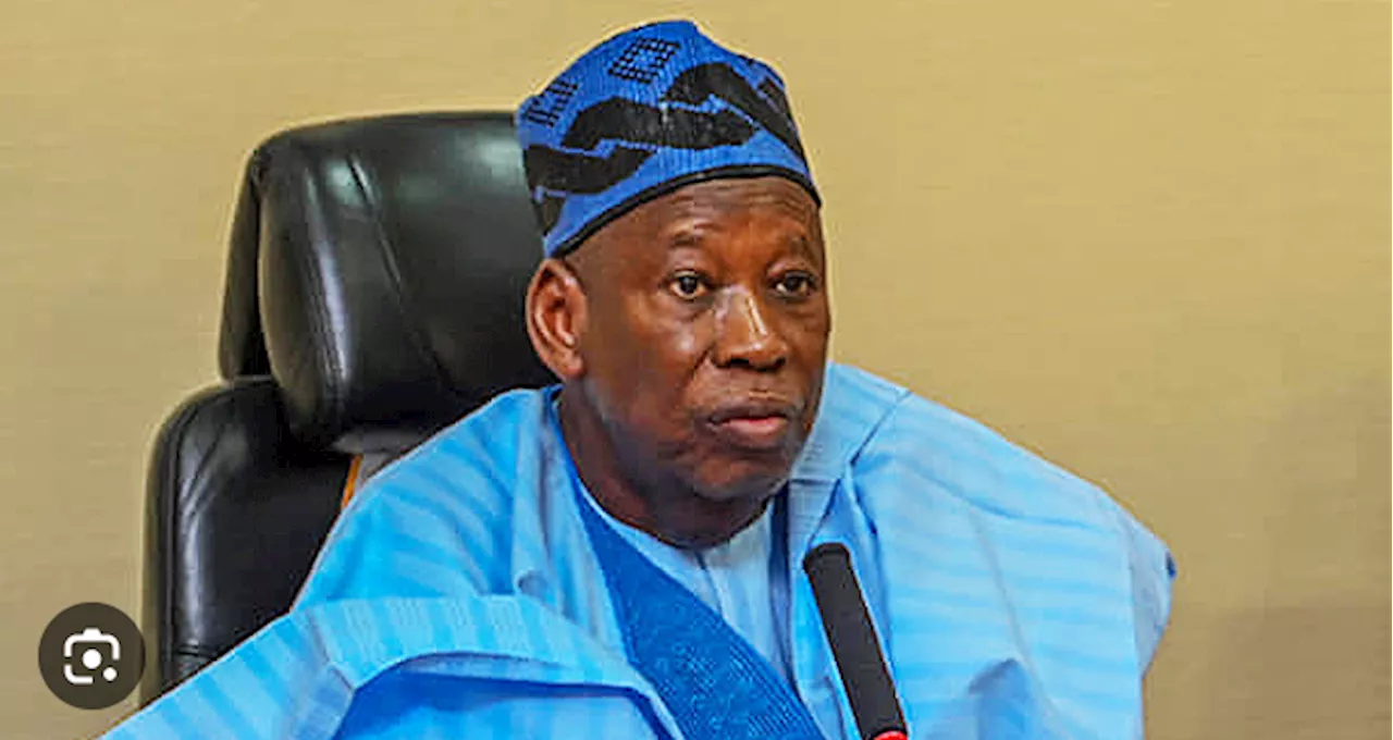 Ganduje harrassed, dragged by Irate APC members for refusing to endorse Shettima [VIDEO]