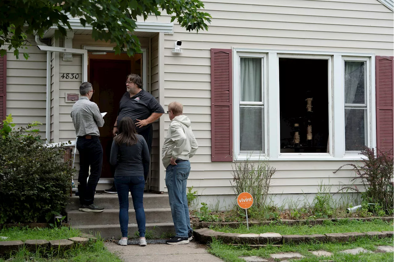 Minnesota manhunt underway for suspect in deadly shooting of Democratic state lawmakers
